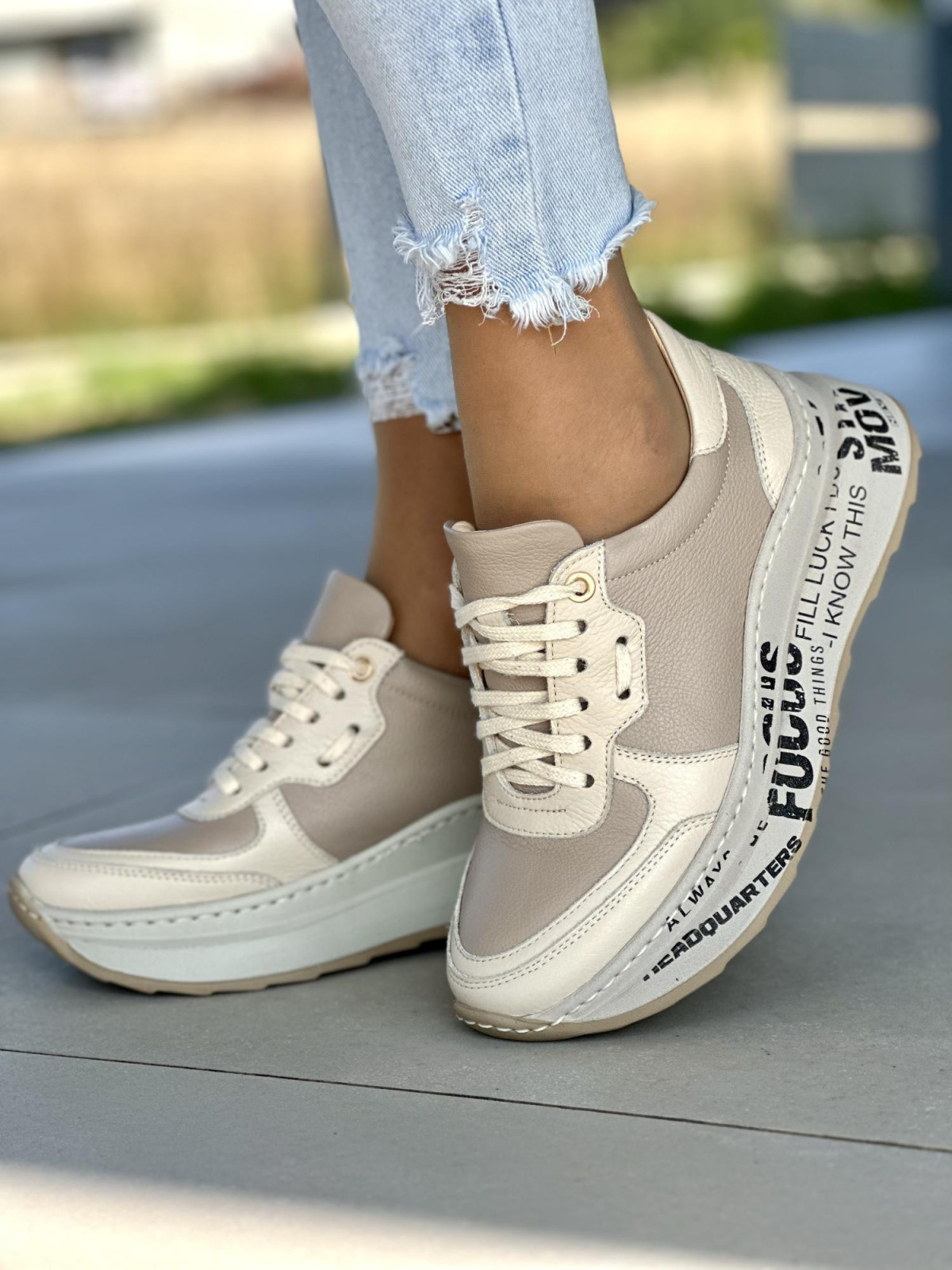 Beżowe sneakersy damskie skórzane OLEKSY polskiej produkcji