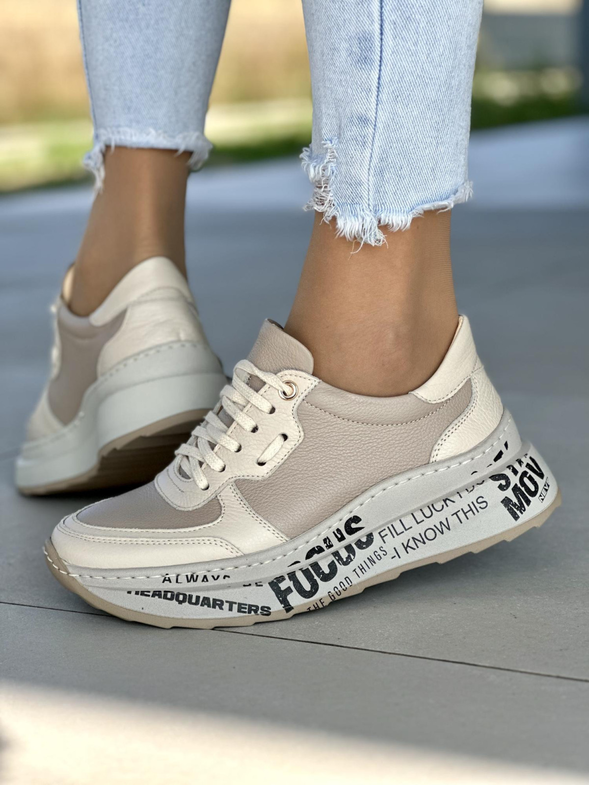 Beżowe sneakersy damskie skórzane OLEKSY polskiej produkcji