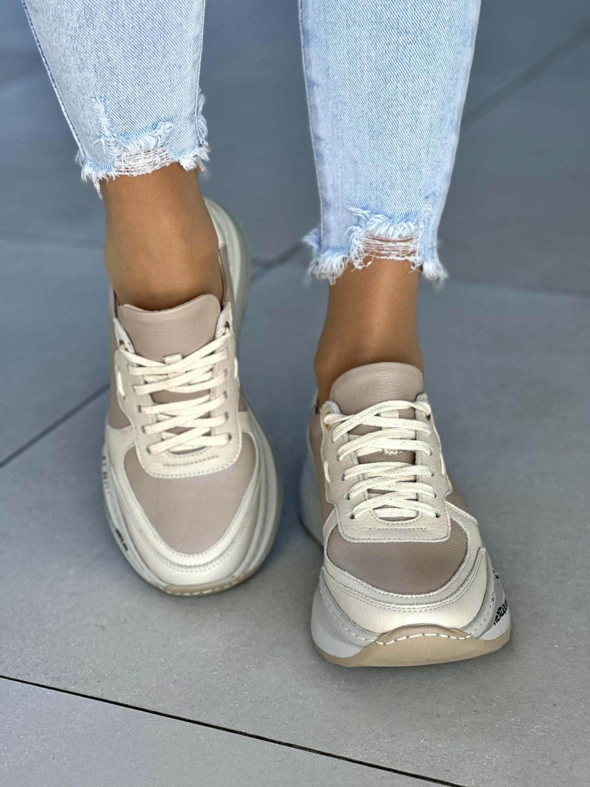 Beżowe sneakersy damskie skórzane OLEKSY polskiej produkcji