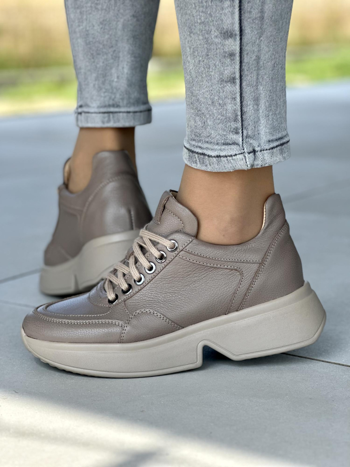 Beżowe sneakersy damskie skórzane OLEKSY polskiej produkcji