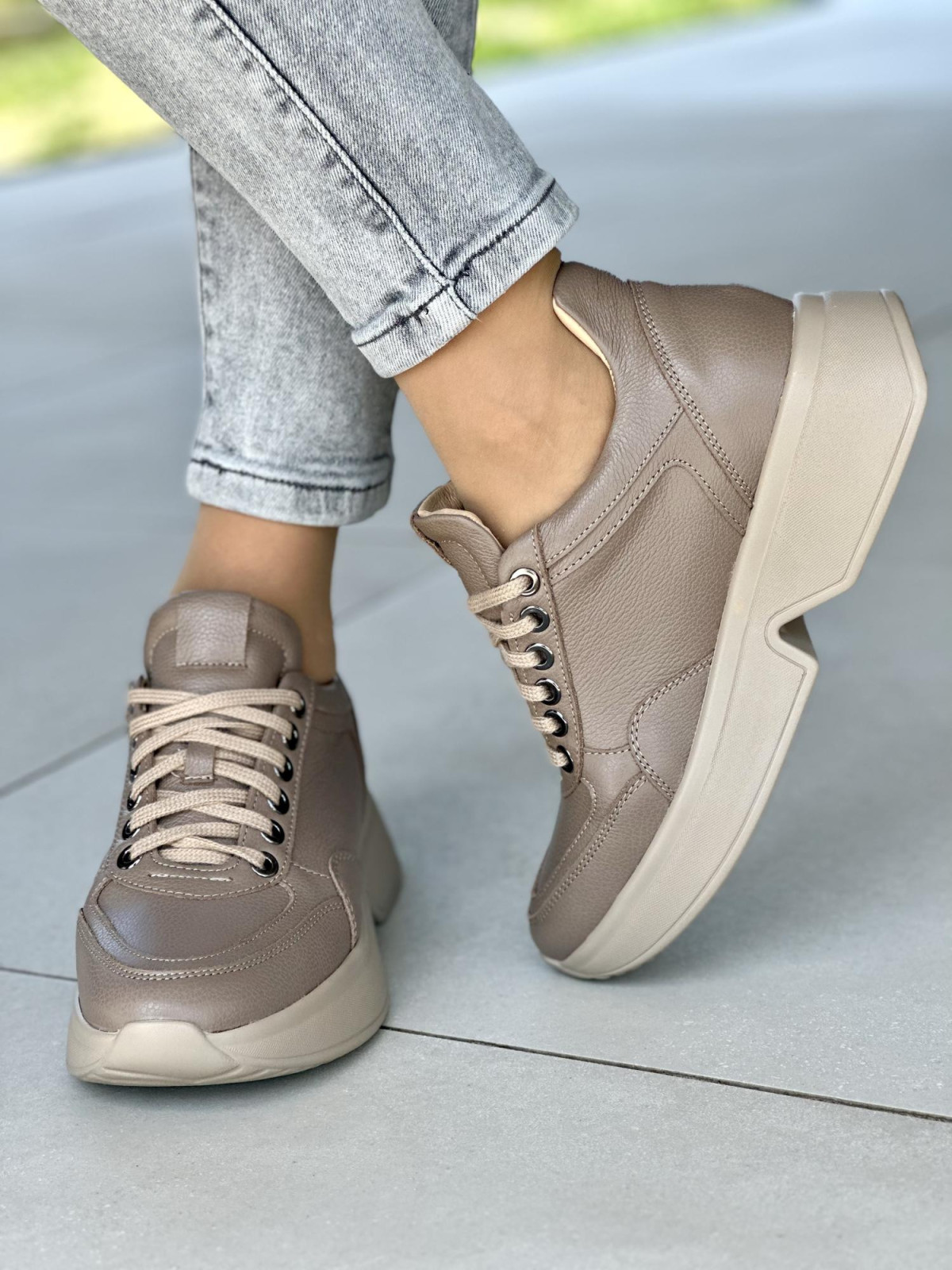 Beżowe sneakersy damskie skórzane OLEKSY polskiej produkcji