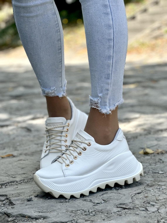Białe sneakersy damskie OLEKSY ze skóry naturalnej polskiej produkcji na grubej podeszwie