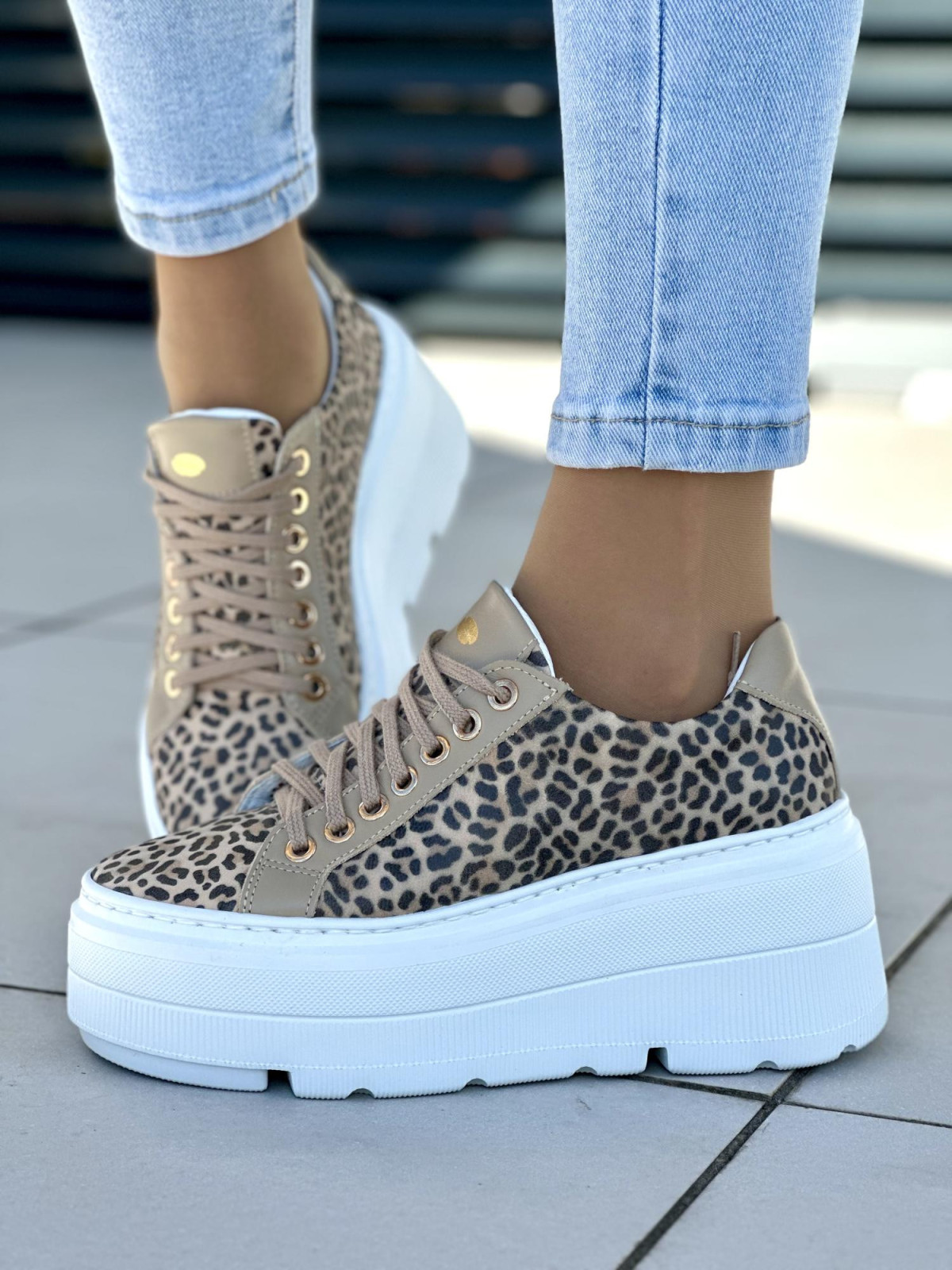 Beżowe trampki damskie skórzane OLEKSY polskiej produkcji na grubej podeszwie