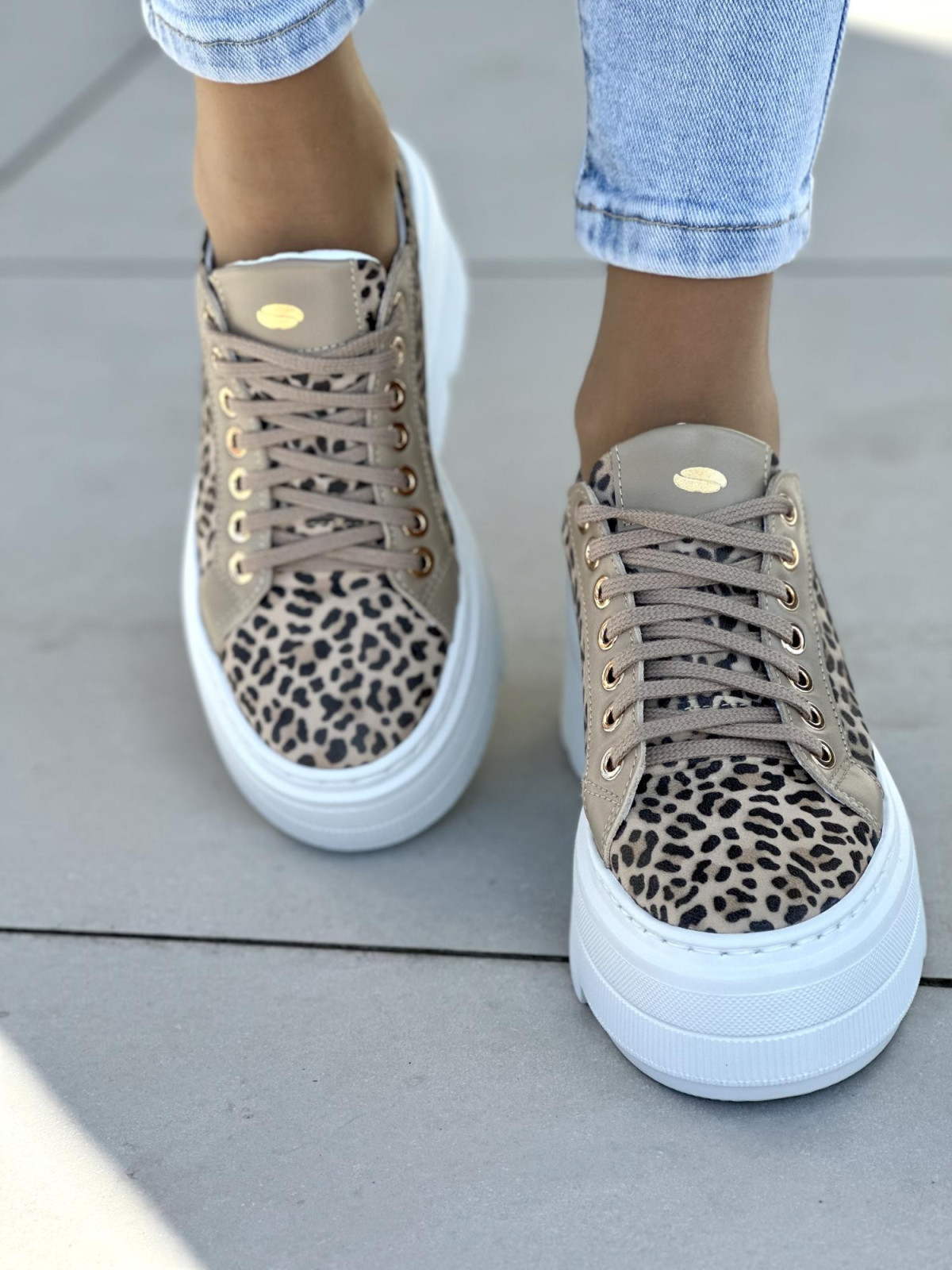 Beżowe trampki damskie skórzane OLEKSY polskiej produkcji na grubej podeszwie