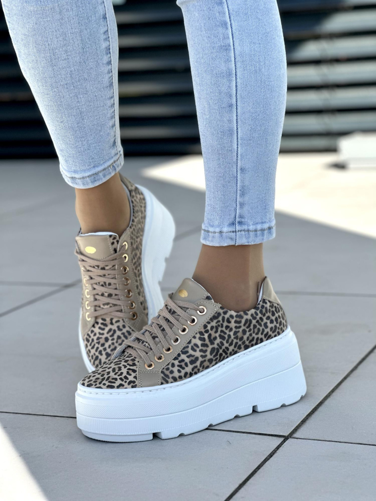 Beżowe trampki damskie skórzane OLEKSY polskiej produkcji na grubej podeszwie