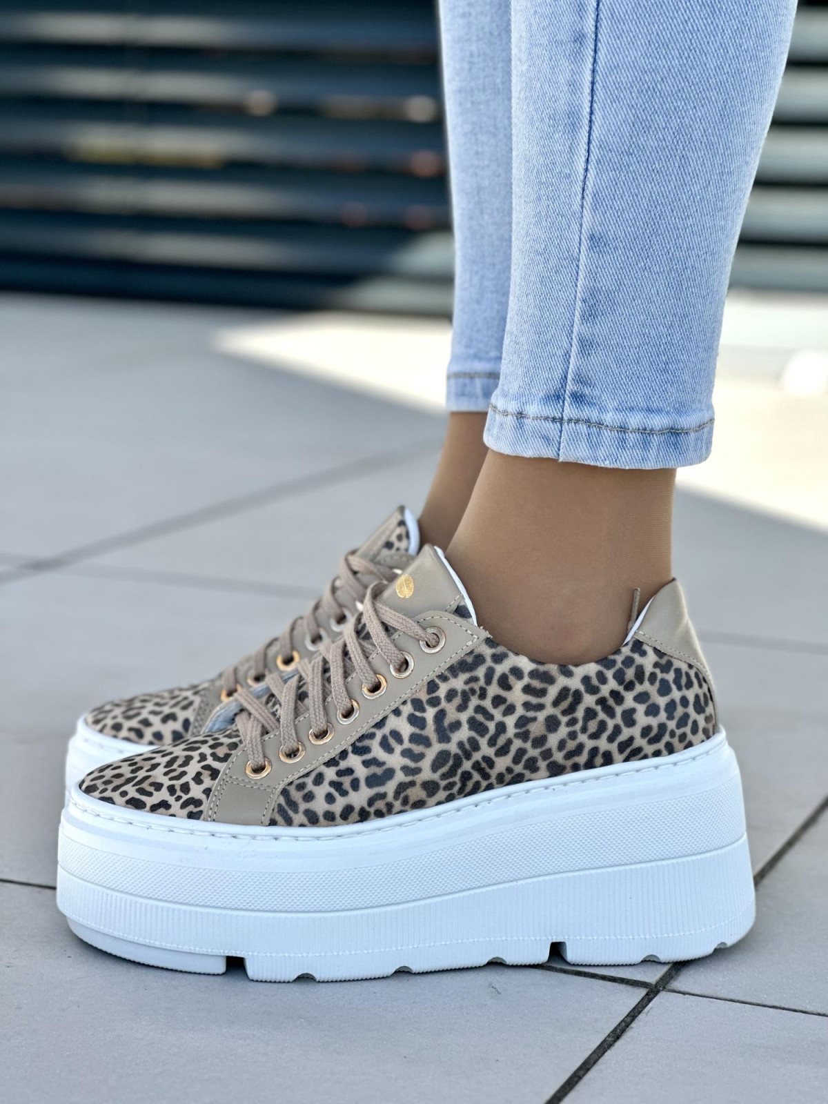 Beżowe trampki damskie skórzane OLEKSY polskiej produkcji na grubej podeszwie