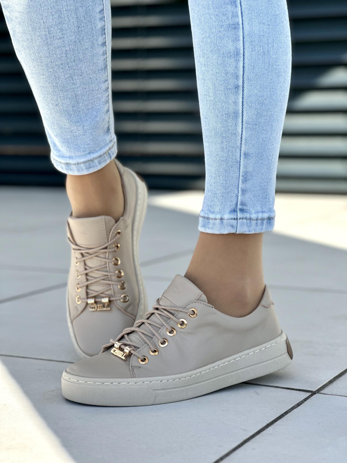 Beżowe trampki damskie skórzane OLEKSY polskiej produkcji