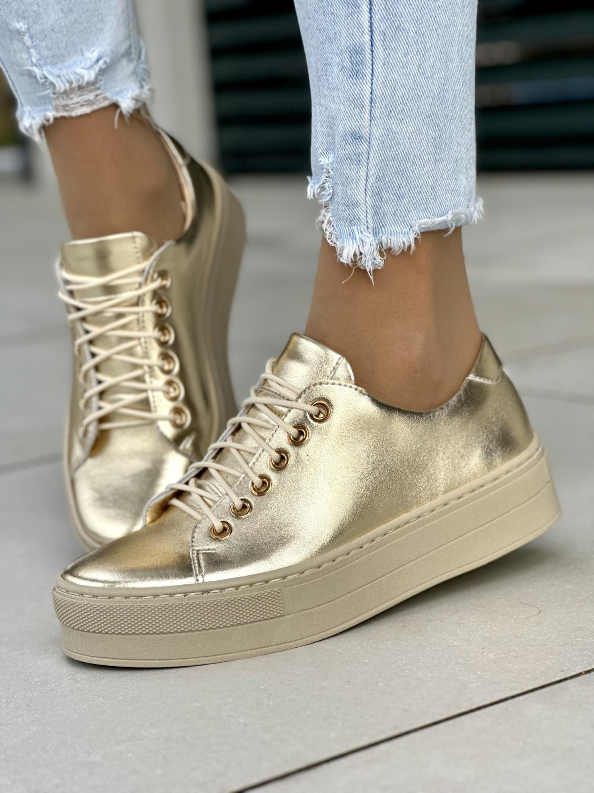 Złote trampki damskie skórzane OLEKSY polskiej produkcji na grubej podeszwie