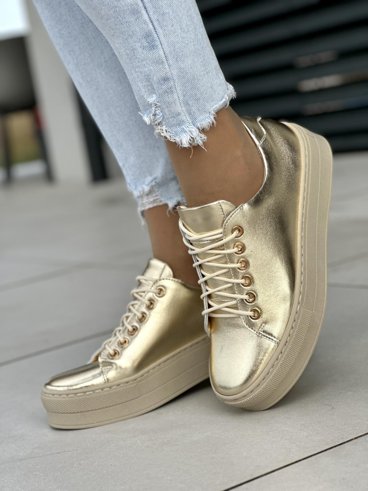 Złote trampki damskie skórzane OLEKSY polskiej produkcji na grubej podeszwie