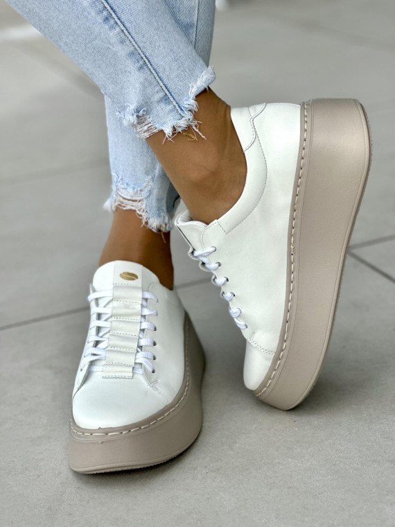 Białe trampki damskie skórzane OLEKSY polskiej produkcji na beżowej grubej podeszwie