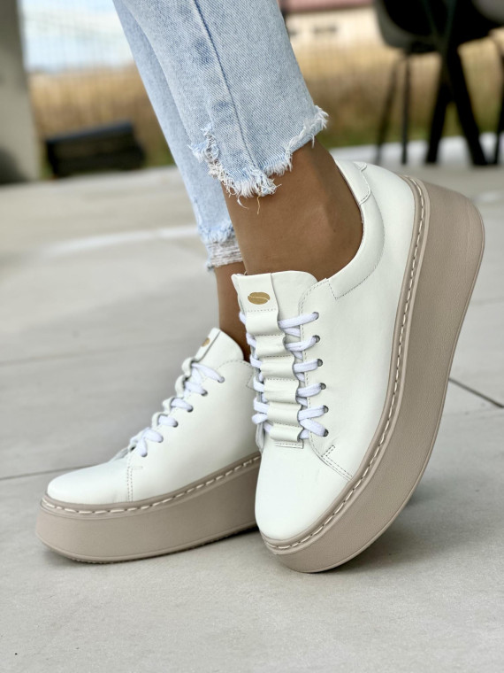 Białe trampki damskie skórzane OLEKSY polskiej produkcji na beżowej grubej podeszwie