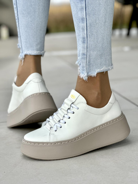 Białe trampki damskie skórzane OLEKSY polskiej produkcji na beżowej grubej podeszwie