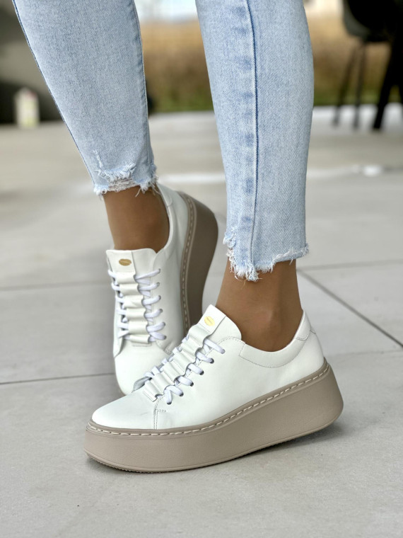 Białe trampki damskie skórzane OLEKSY polskiej produkcji na beżowej grubej podeszwie