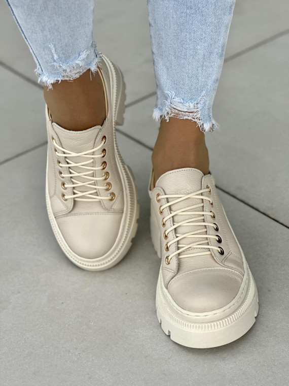 Beżowe półbuty damskie skórzane OLEKSY na wygodnym obcasie polskiej produkcji