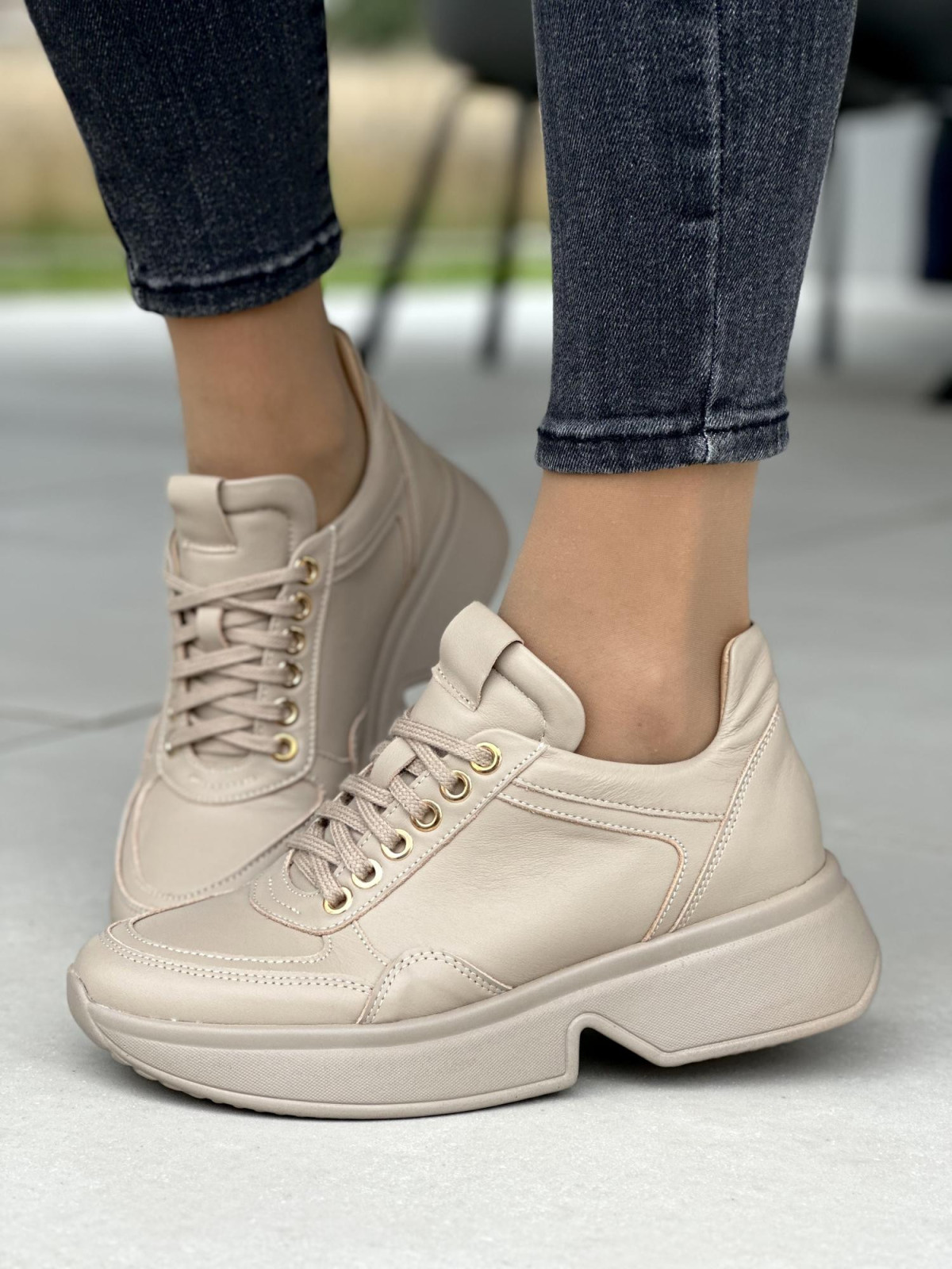 Beżowe sneakersy damskie OLEKSY ze skóry naturalnej polskiej produkcji