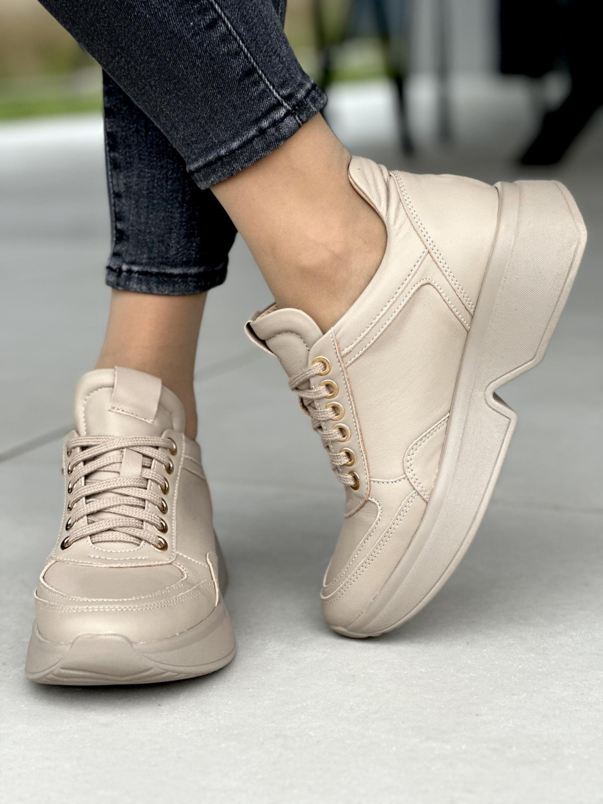 Beżowe sneakersy damskie OLEKSY ze skóry naturalnej polskiej produkcji