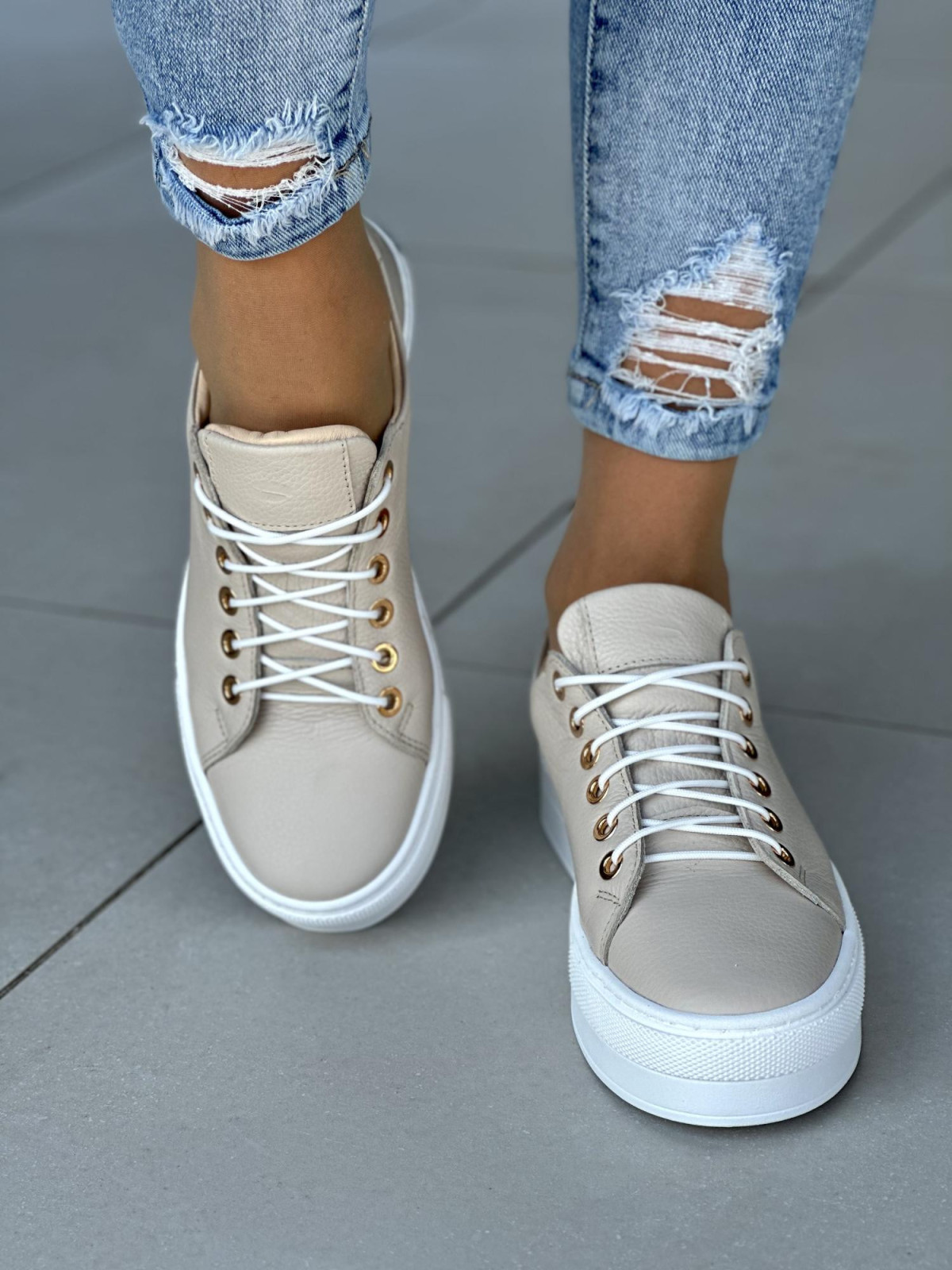 Wyjątkowe beżowe trampki OLEKSY wykonane ze skóry naturalnej