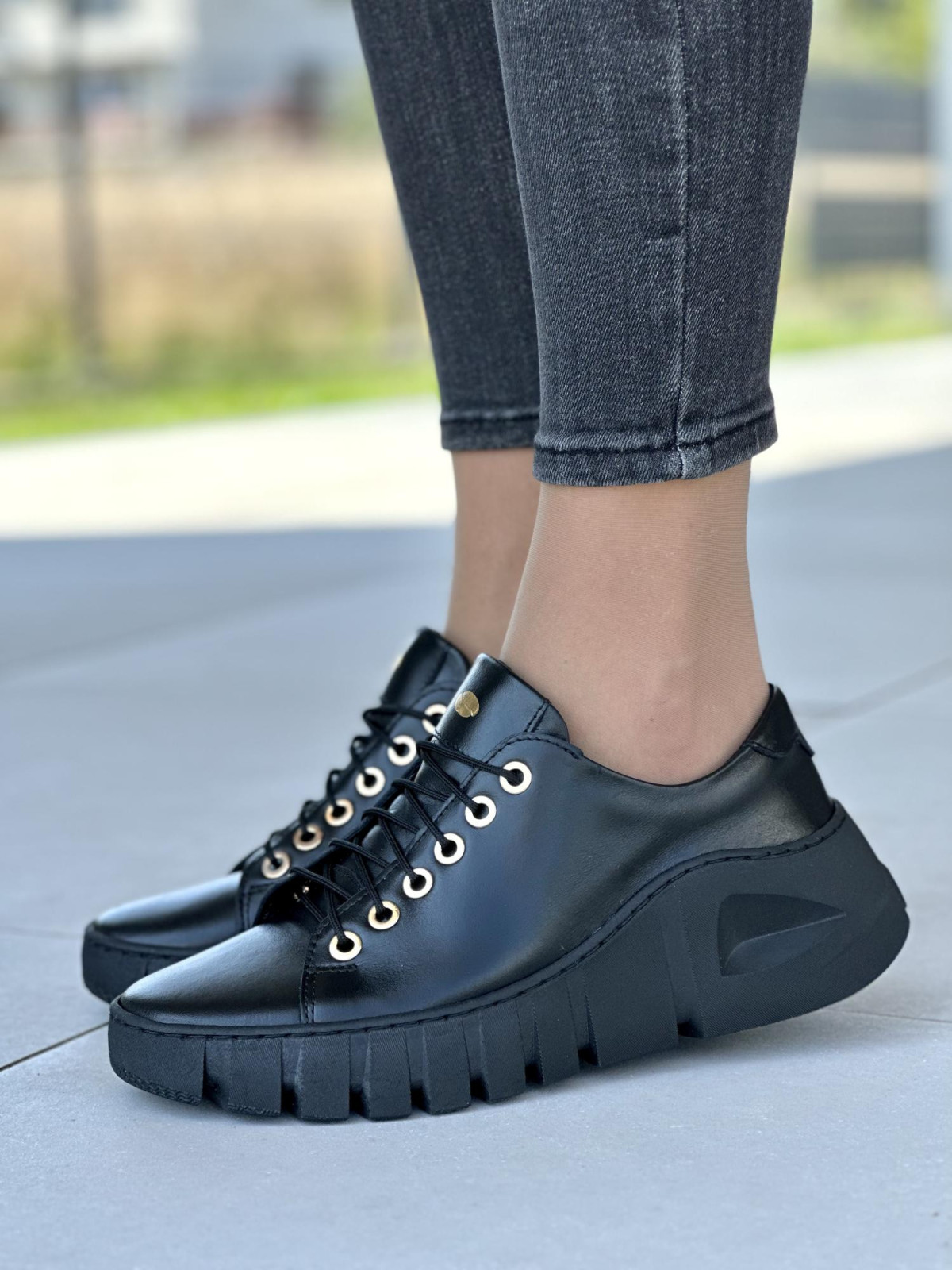 Czarne półbuty damskie skórzane OLEKSY polskiej produkcji