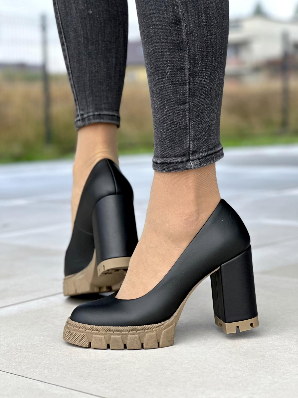 Czarne półbuty damskie skórzane OLEKSY polskiej produkcji