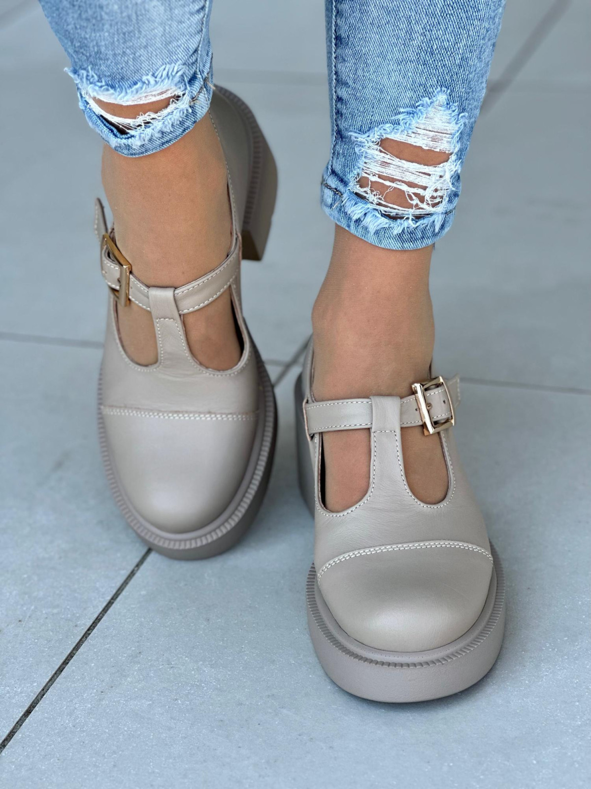 Beżowe półbuty damskie skórzane OLEKSY na wygodnym obcasie polskiej produkcji