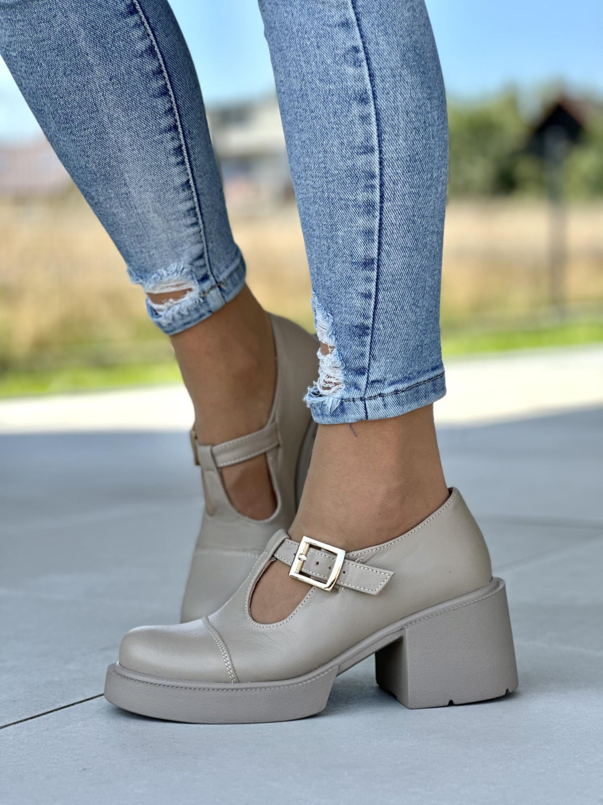 Beżowe półbuty damskie skórzane OLEKSY na wygodnym obcasie polskiej produkcji