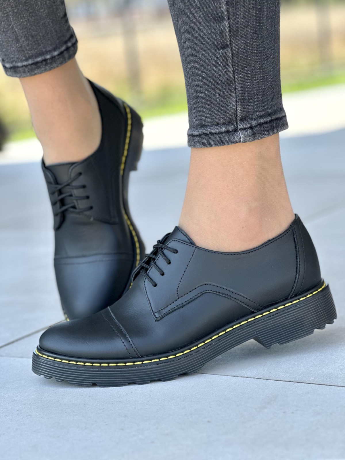 Czarne półbuty damskie skórzane OLEKSY polskiej produkcji