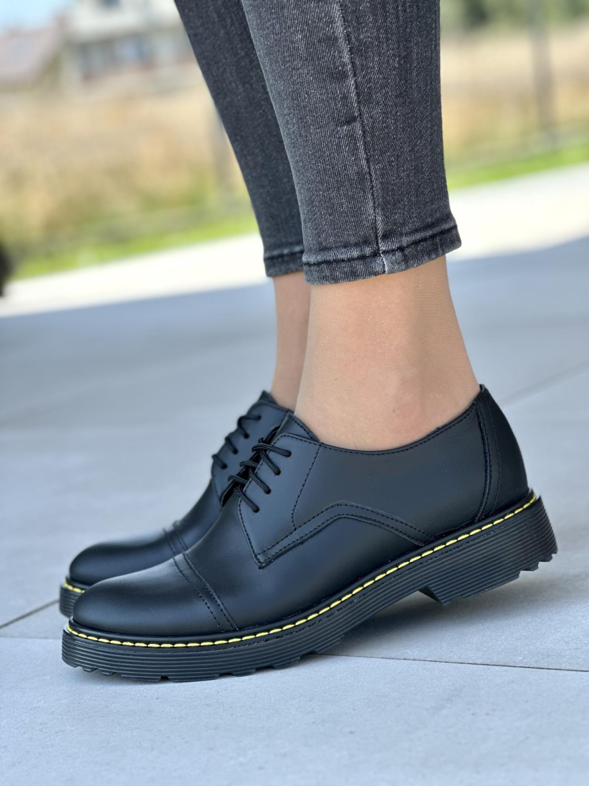 Czarne półbuty damskie skórzane OLEKSY polskiej produkcji