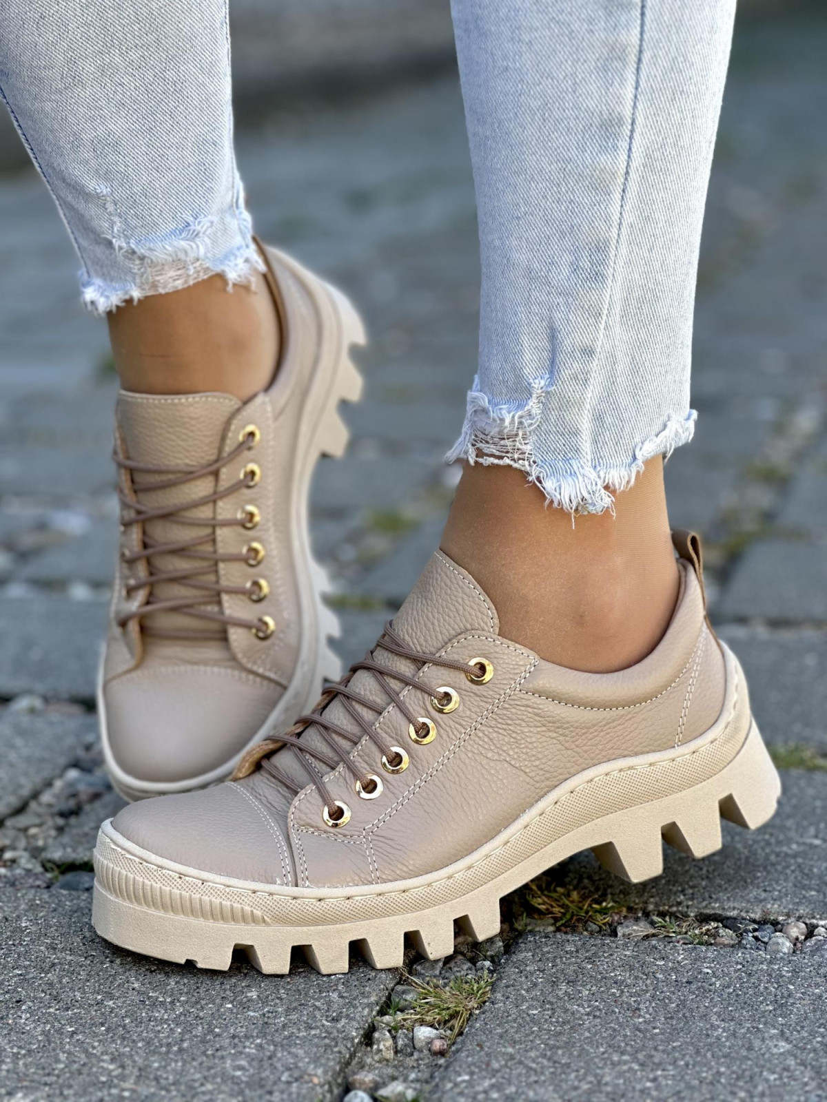 Wyjątkowe półbuty marki OLEKSY, wykonane w całości z naturalnej skóry