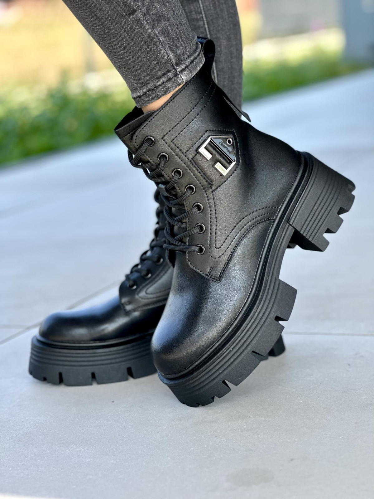 Damskie trapery skórzane