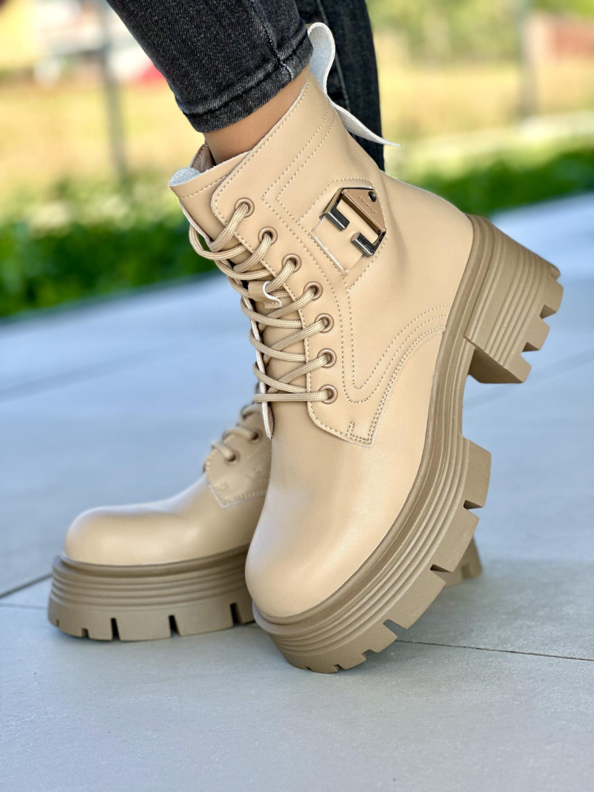 Stylowe trapery ocieplane, wykonane ze skóry naturalnej