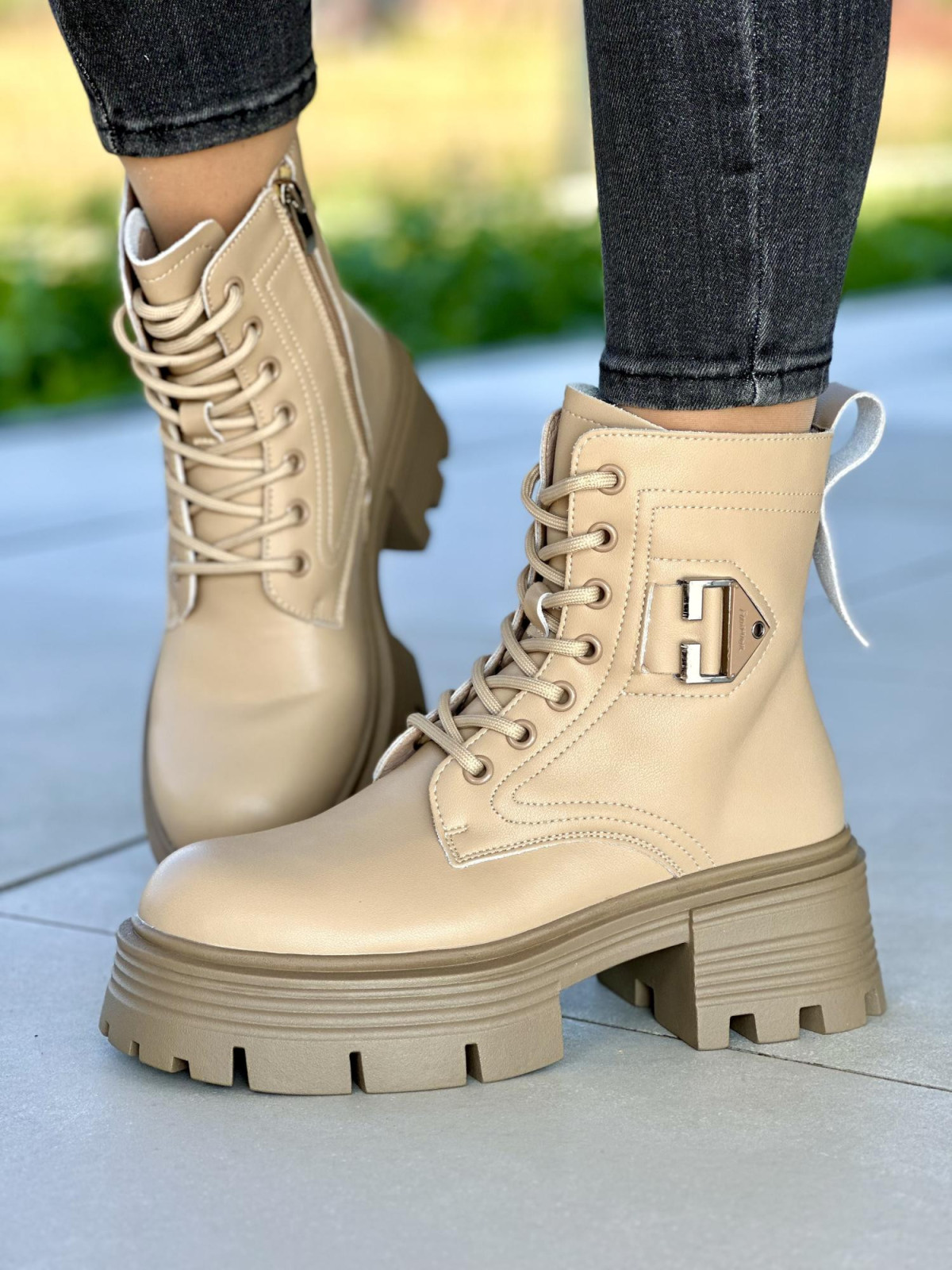 Stylowe trapery ocieplane, wykonane ze skóry naturalnej