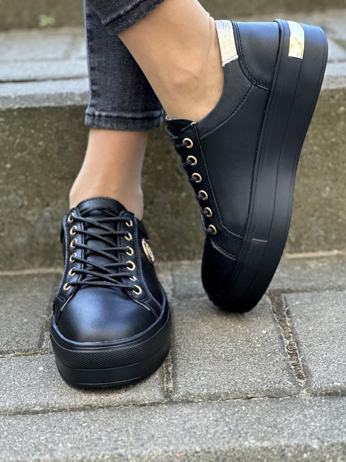 Czarne trampki damskie skórzane