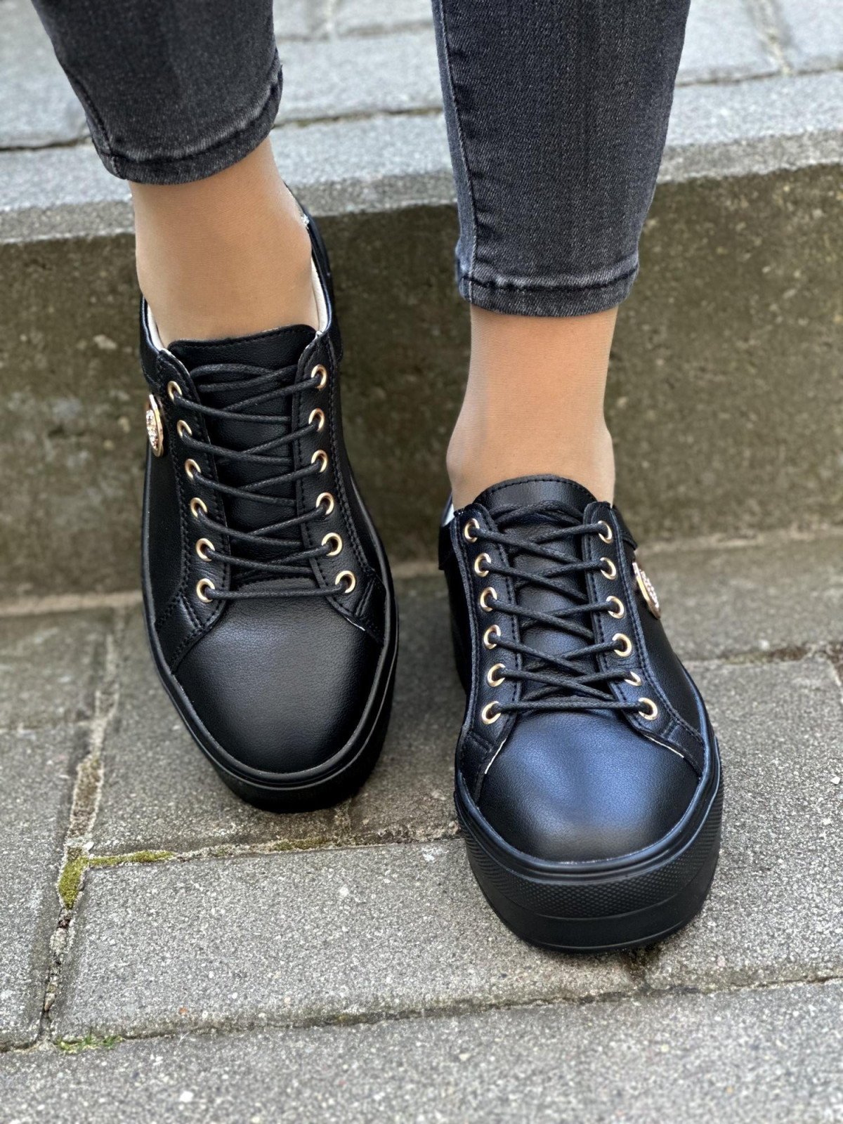 Czarne trampki damskie skórzane