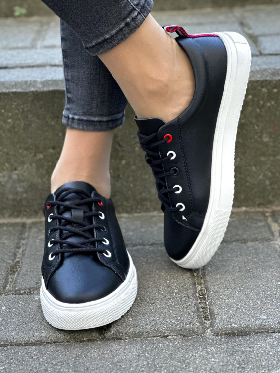 Czarne trampki ze skóry naturalnej