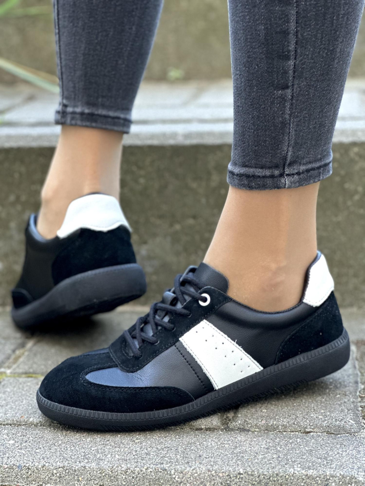 Stylowe trampki ze skóry naturalnej