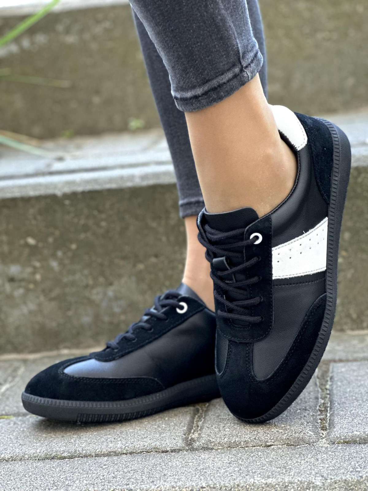 Stylowe trampki ze skóry naturalnej