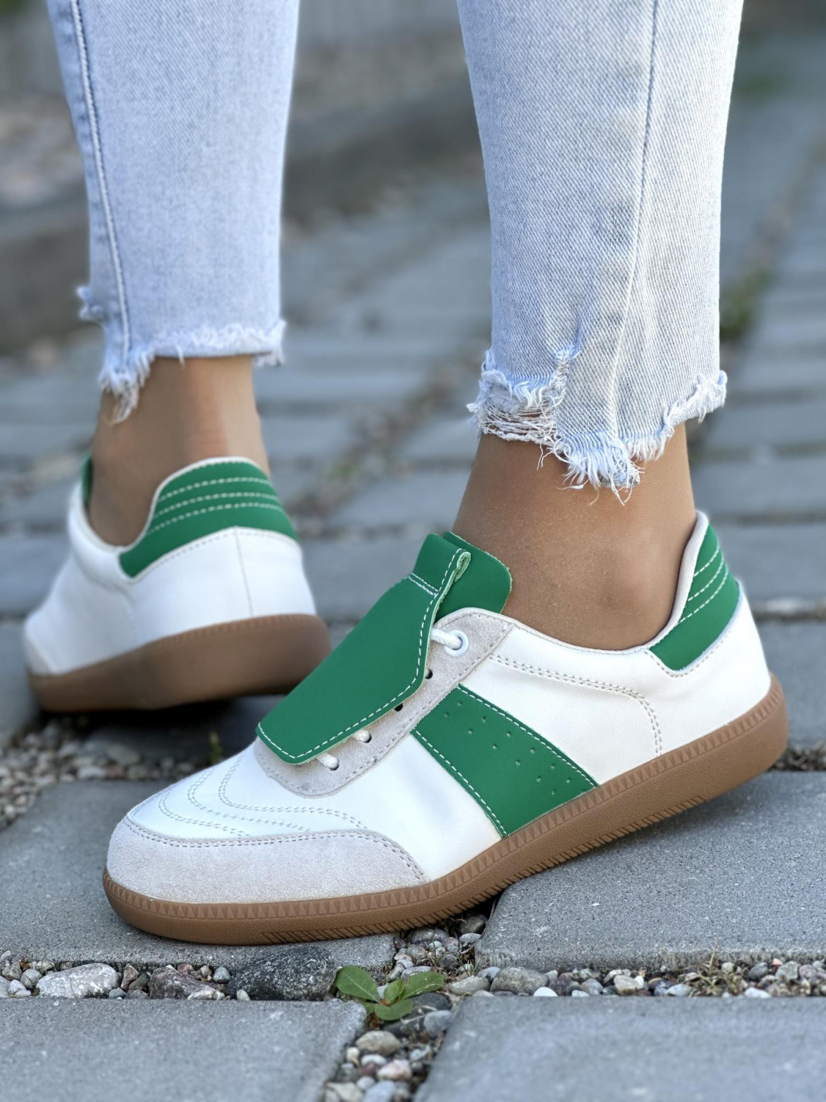 Sportowe Trampki z Zielonym Akcentem