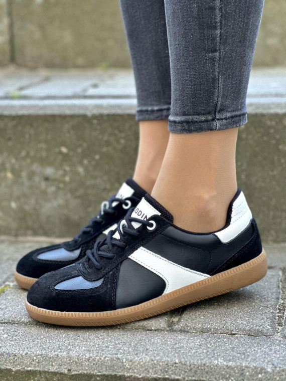 Stylowe trampki ze skóry naturalnej