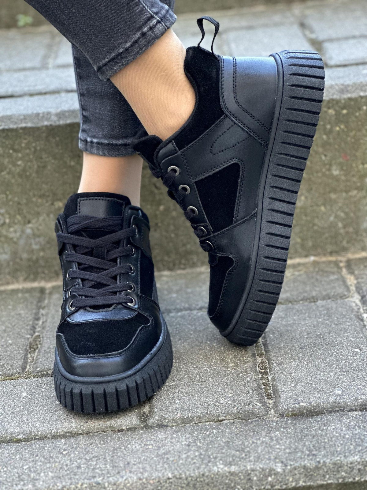 Czarne sneakersy damskie skórzane