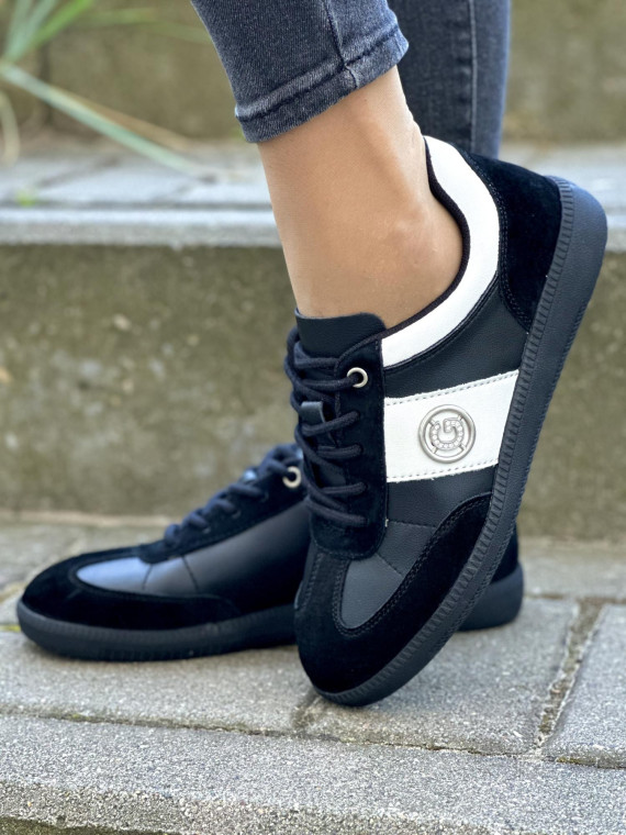 Wyjątkowe trampki wykonane ze skóry naturalnej