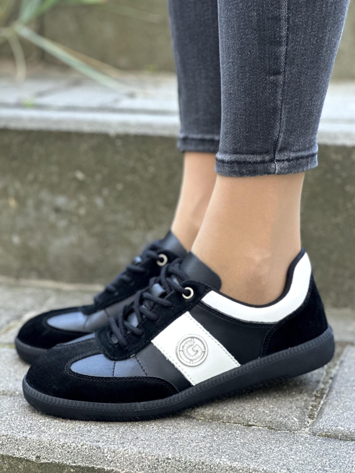 Wyjątkowe trampki wykonane ze skóry naturalnej