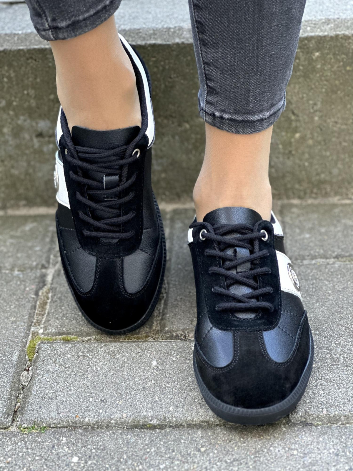 Wyjątkowe trampki wykonane ze skóry naturalnej