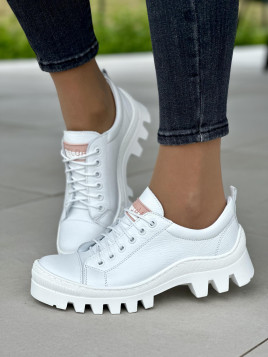 Damskie trapery skórzane OLEKSY – Modny design i niezawodny komfort