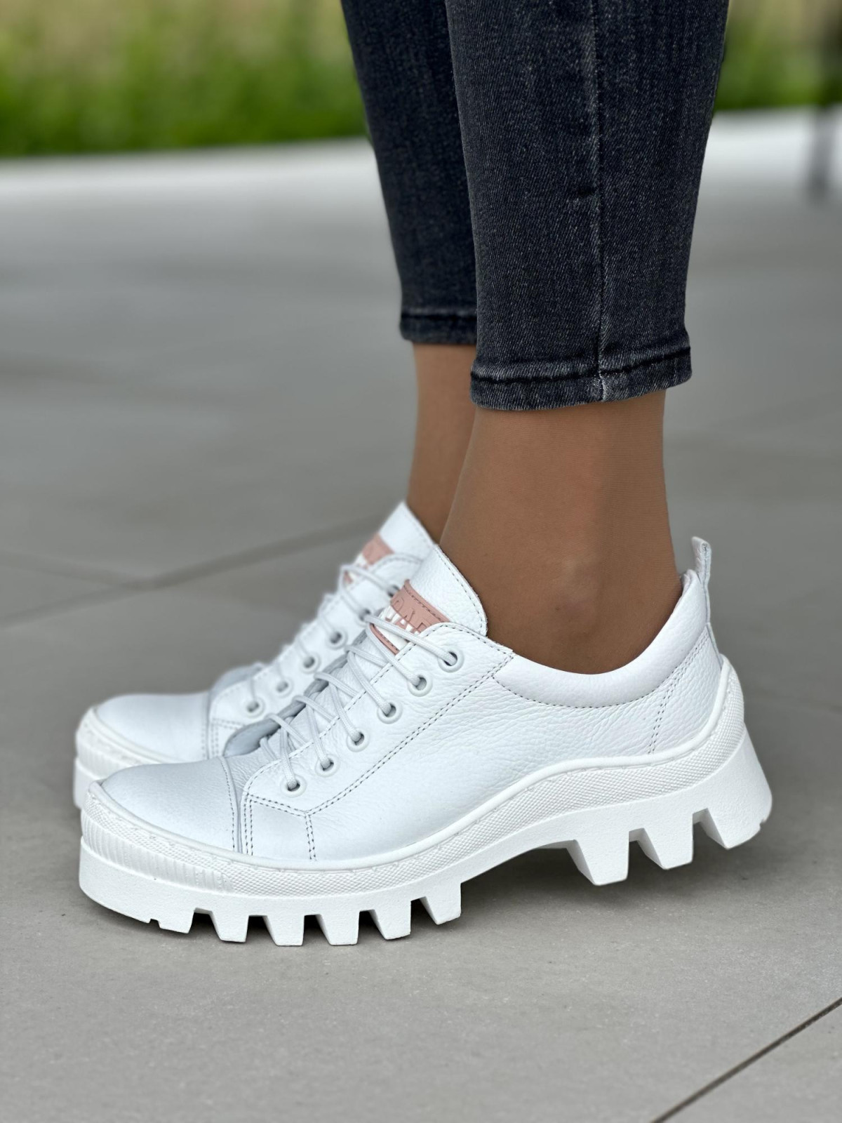 Damskie trapery skórzane OLEKSY – Modny design i niezawodny komfort