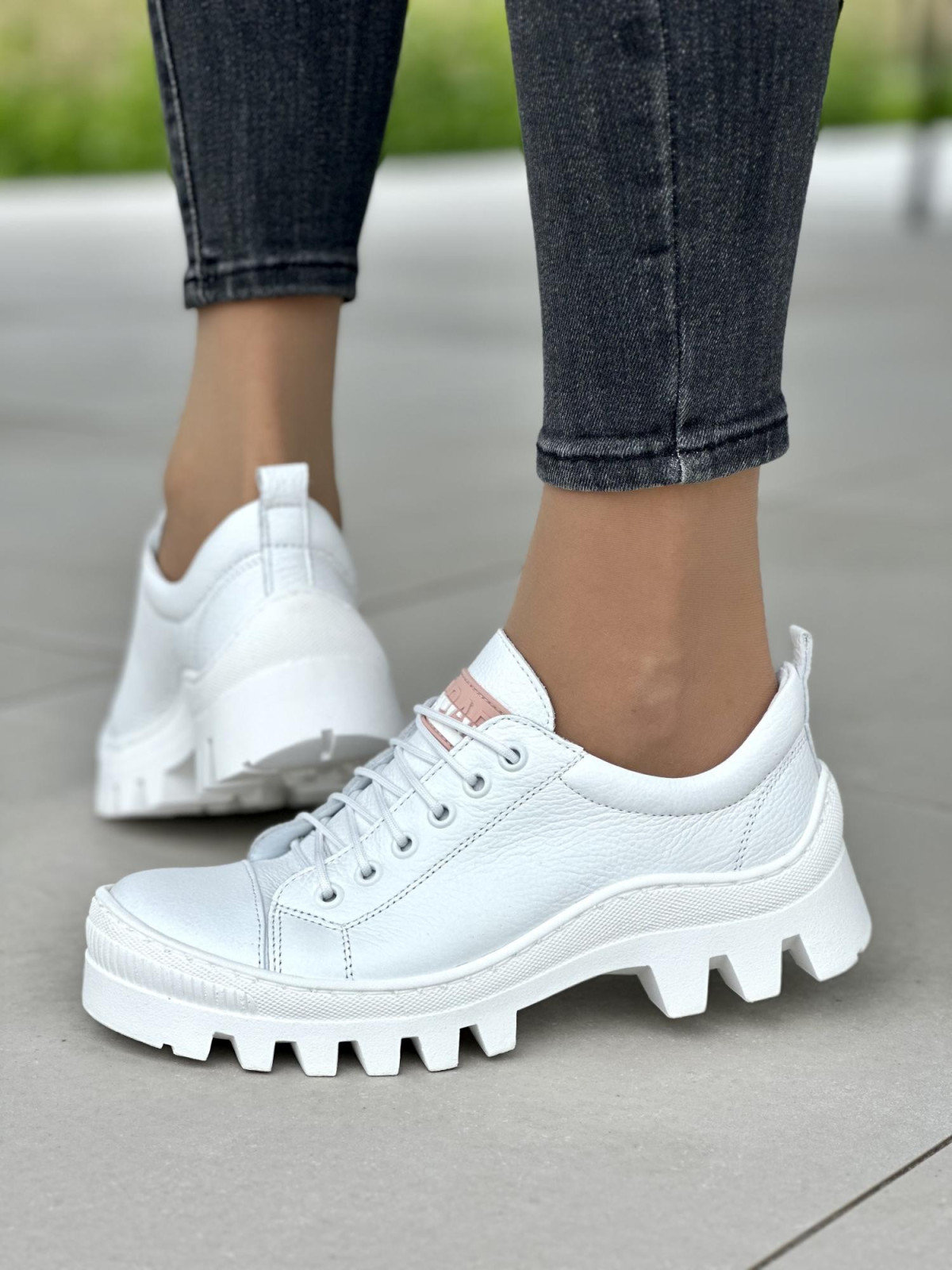 Damskie trapery skórzane OLEKSY – Modny design i niezawodny komfort