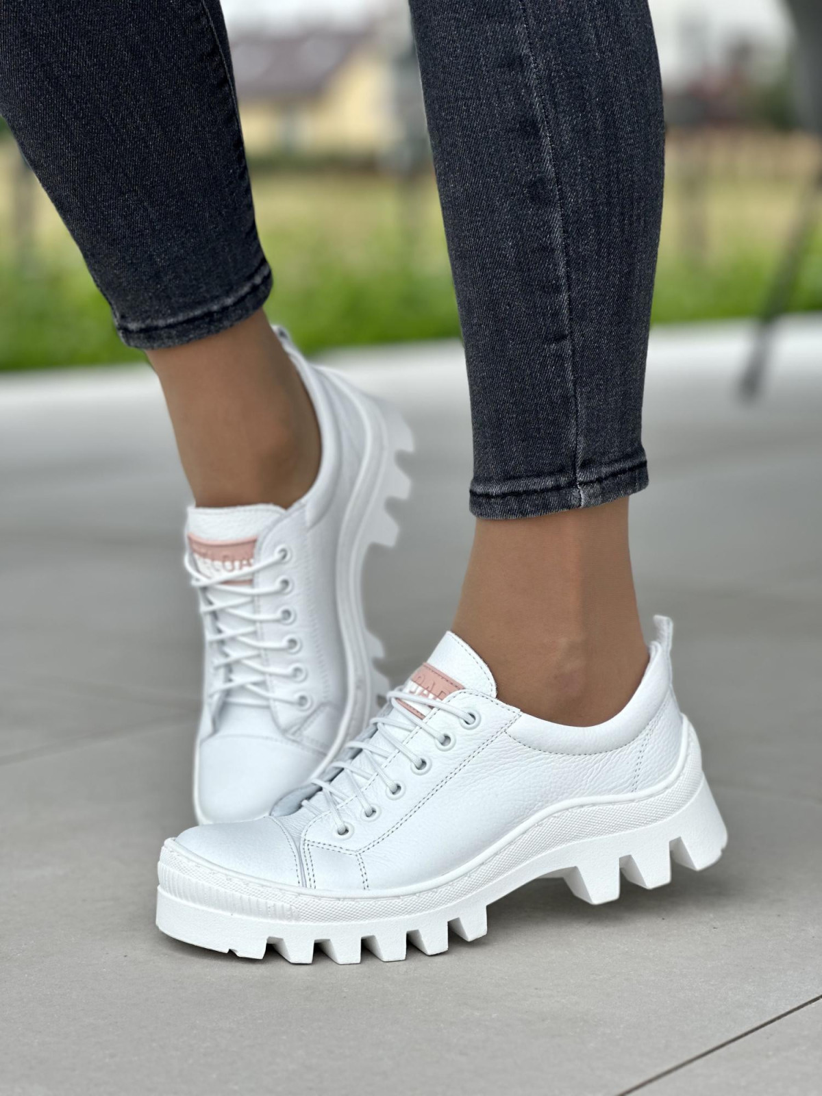 Damskie trapery skórzane OLEKSY – Modny design i niezawodny komfort