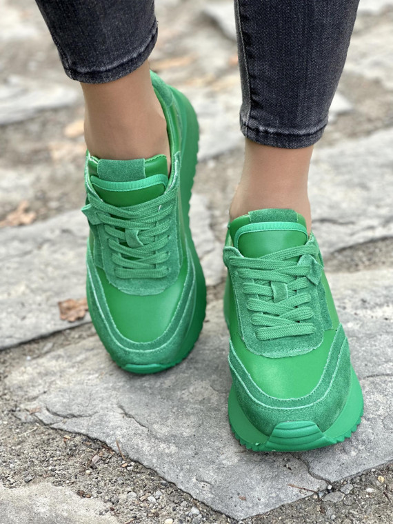 Sneakersy skórzane w intensywnym zielonym kolorze