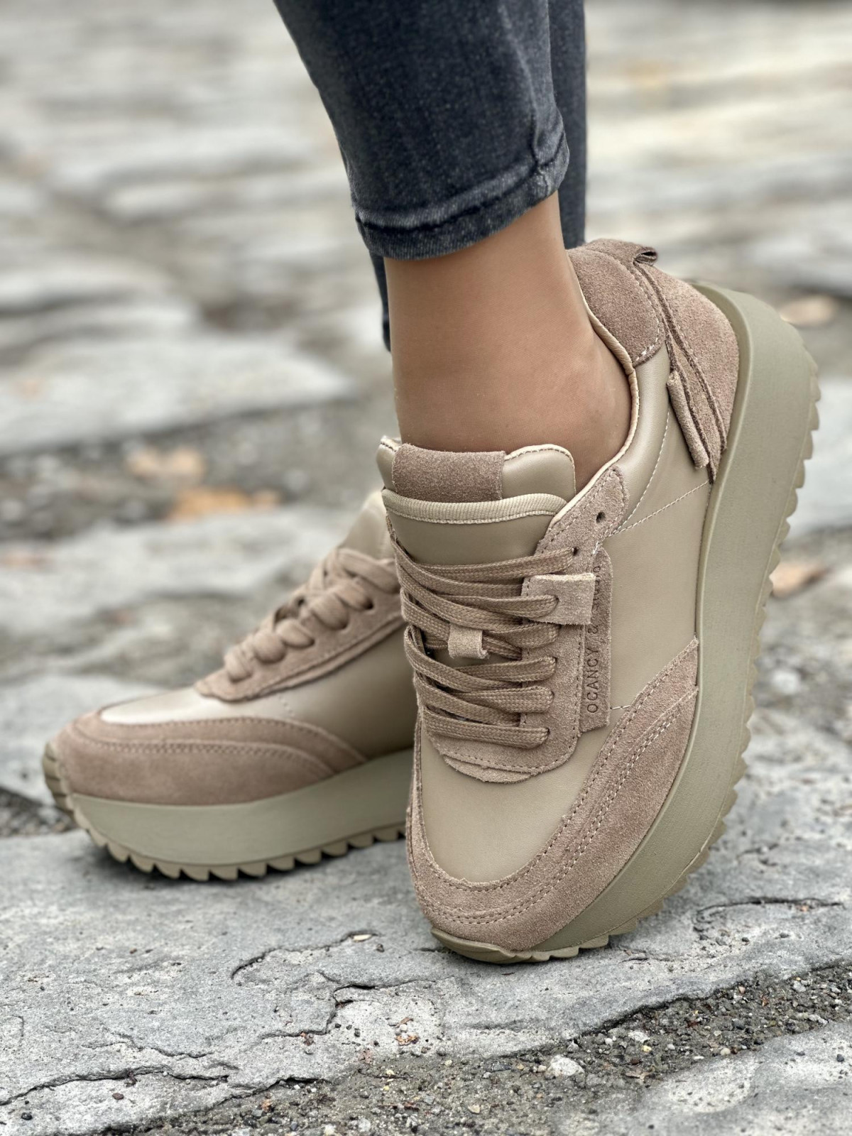 Damskie sneakersy skórzane