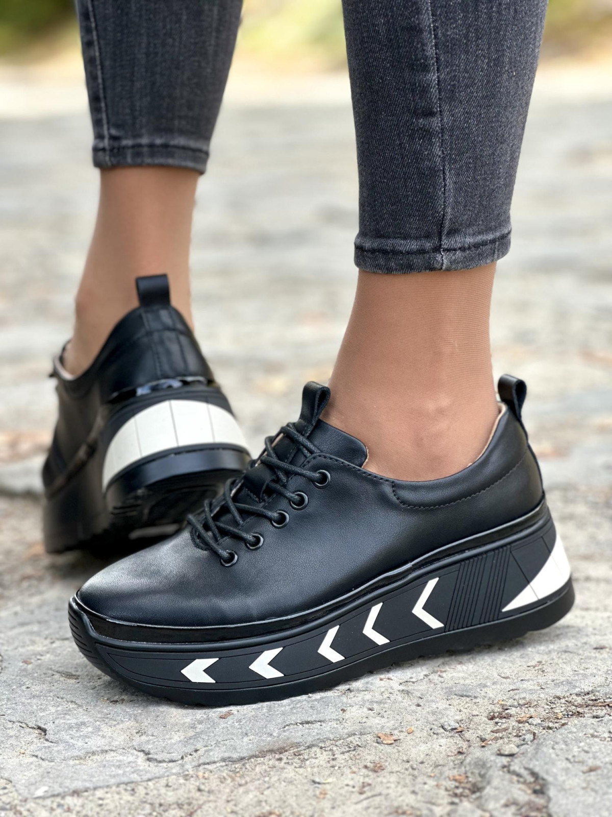 Nowoczesne sneakersy ze skóry naturalnej