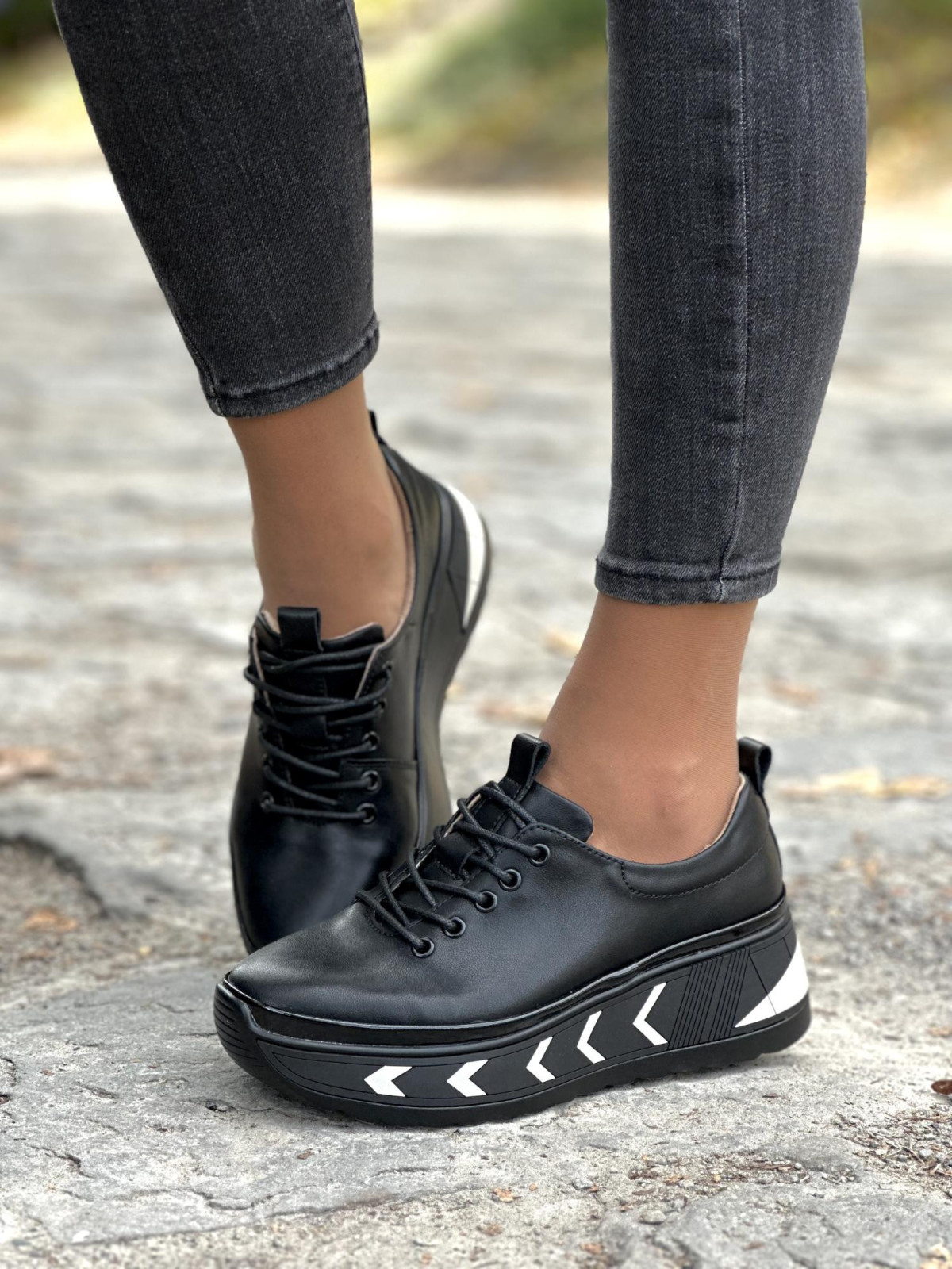 Nowoczesne sneakersy ze skóry naturalnej